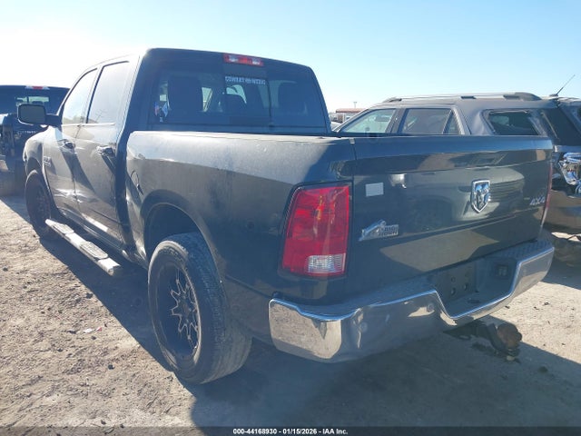 2018 RAM 1500 3C6RR7LG3JG264915 Photo 2