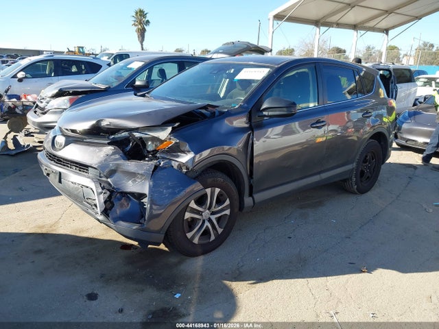 JTMZFREV5JJ163558 Toyota RAV4 LE