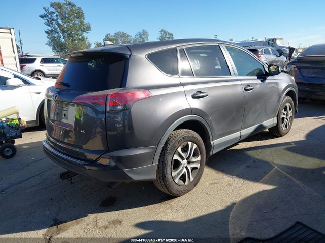 JTMZFREV5JJ163558 Toyota RAV4 LE