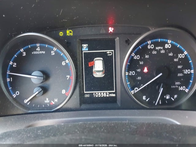 JTMZFREV5JJ163558 Toyota RAV4 LE
