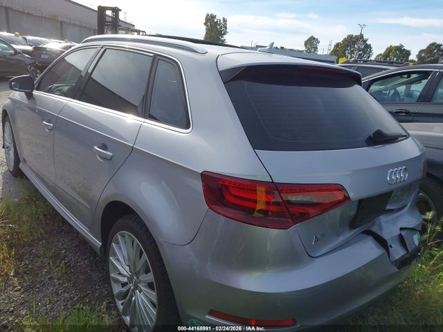 2016 AUDI A3 E-TRON WAUTPBFF9GA163215 Photo 2
