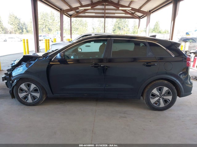 KNDCB3LC2H5100520 KIA NIRO FE