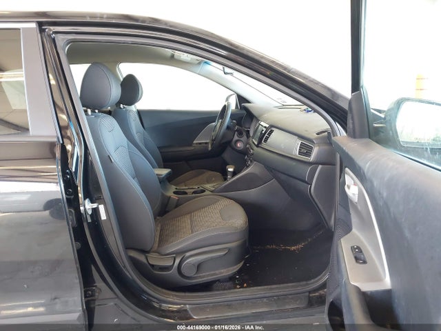 KNDCB3LC2H5100520 KIA NIRO FE
