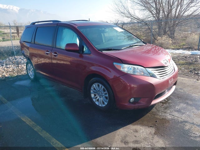 2017 TOYOTA SIENNA 5TDYZ3DC7HS767030