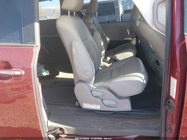 2017 TOYOTA SIENNA 5TDYZ3DC7HS767030 Photo 7