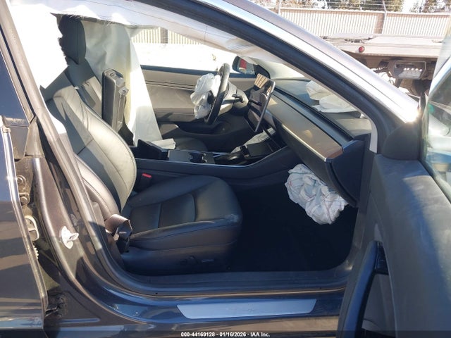 2018 TESLA MODEL 3 5YJ3E1EA3JF048147 Photo 4