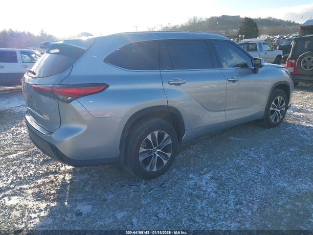 2022 TOYOTA HIGHLANDER 5TDGZRBH4NS593118 Photo 3