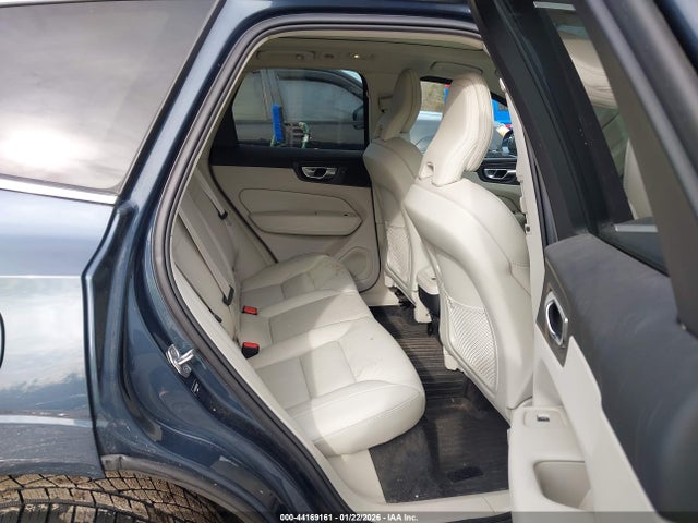 2022 VOLVO XC60 YV4L12RK2N1972868 Photo 7