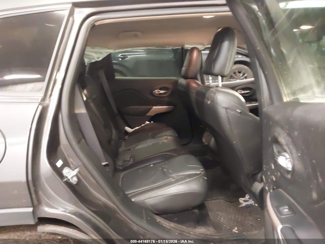 1C4PJMCS3HW658517 Jeep Cherokee Latitude 4x4