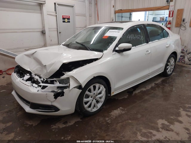44169230 :رقم المزاد ، 3VWDX7AJ8DM427892 vin ، 2013 Volkswagen Jetta 2.5l Se مزاد بيع