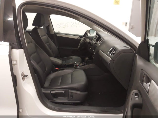 44169230 :رقم المزاد ، 3VWDX7AJ8DM427892 vin ، 2013 Volkswagen Jetta 2.5l Se مزاد بيع