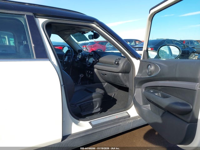2017 MINI CLUBMAN WMWLN9C38H2E49581 Photo 4