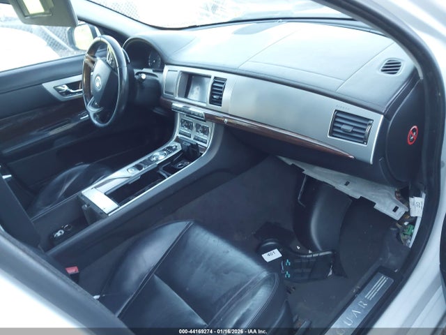 2013 JAGUAR XF SAJWA0ES3DPS78519 Photo 4