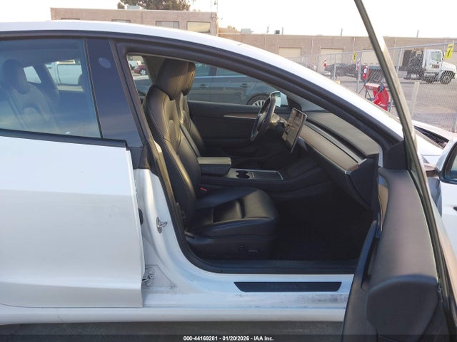 2021 TESLA MODEL 3 5YJ3E1EA0MF053679 Photo 4