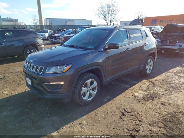 3C4NJDBB1JT457168 Jeep Compass Latitude 4x4