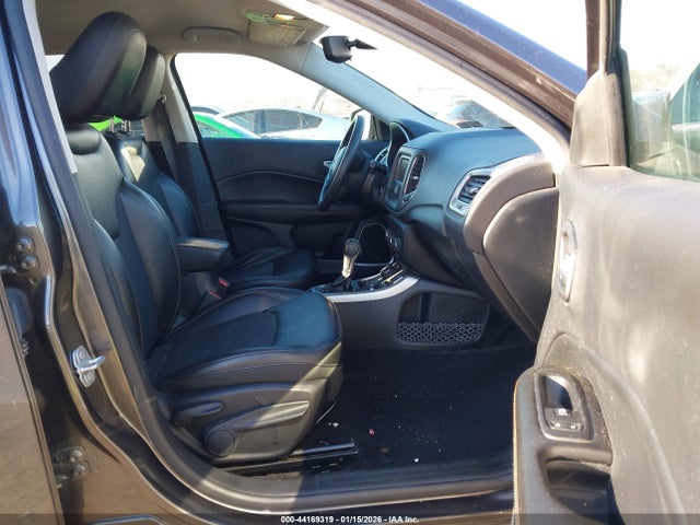 3C4NJDBB1JT457168 Jeep Compass Latitude 4x4