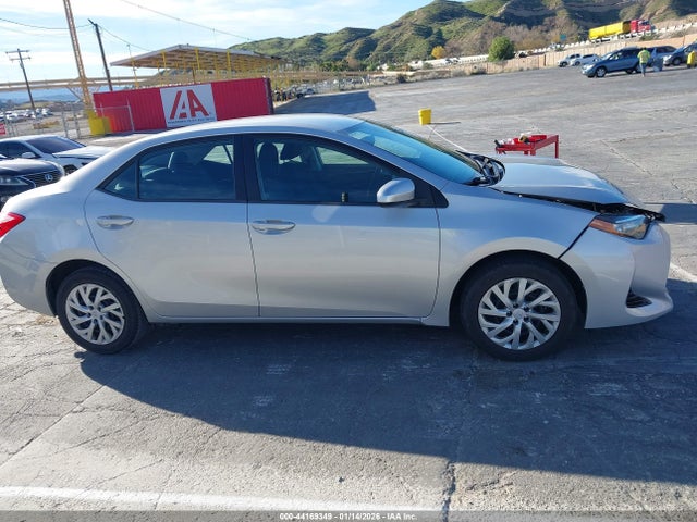 5YFBURHE7HP594668 Toyota COROLLA LE