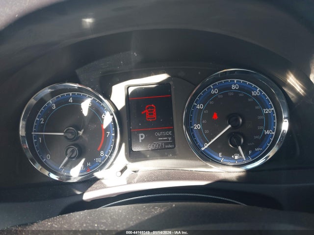5YFBURHE7HP594668 Toyota COROLLA LE