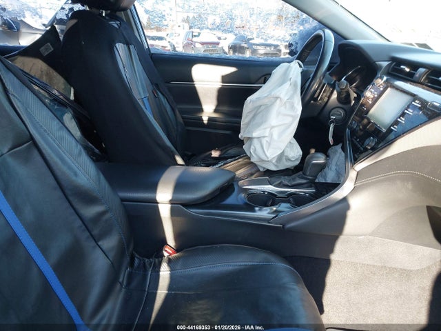 4T1B11HK1KU261369 Toyota CAMRY SE