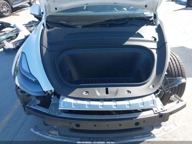 2025 TESLA MODEL Y 7SAYGDEE9SF281460 Photo 9