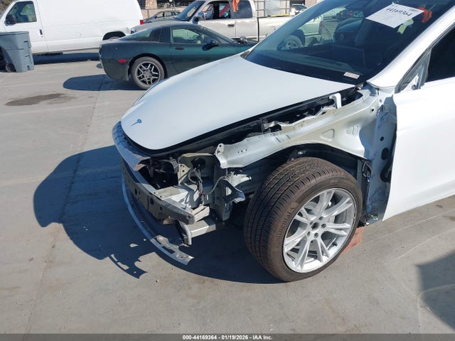 2025 TESLA MODEL Y 7SAYGDEE9SF281460 Photo 5