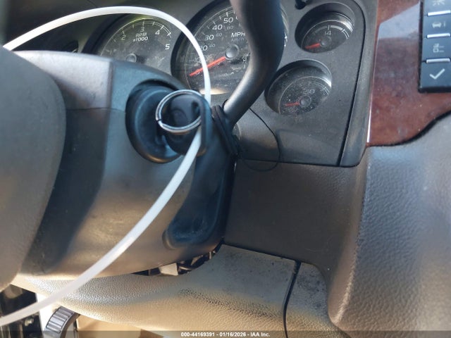 2011 GMC YUKON XL 1500 1GKS1HE0XBR176313 Photo 10