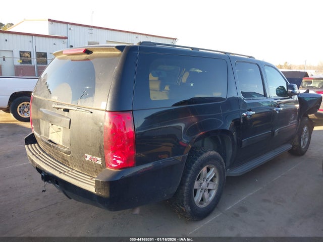 2011 GMC YUKON XL 1500 1GKS1HE0XBR176313 Photo 3