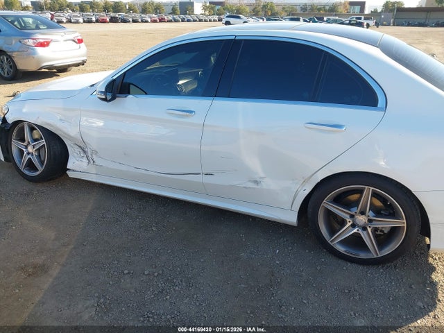 55SWF4JB5GU163818 Mercedes-Benz C 300 Sport