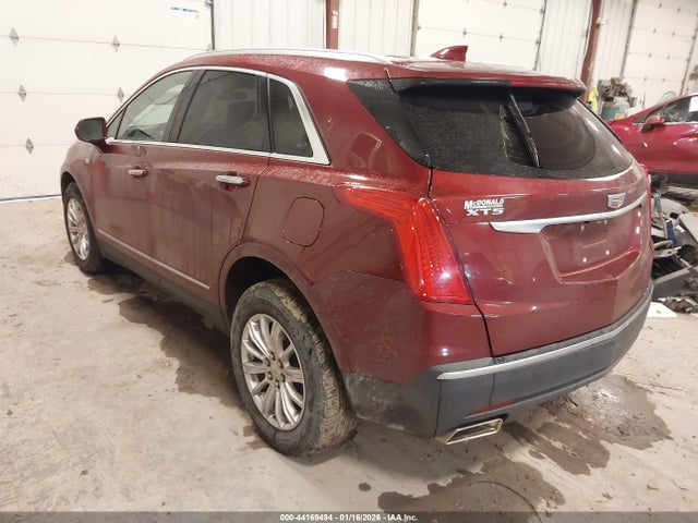 2017 CADILLAC XT5 1GYKNARS2HZ200965 Photo 2