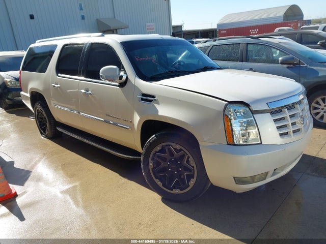 2008 CADILLAC ESCALADE ESV 1GYFK668X8R225838 Photo 0