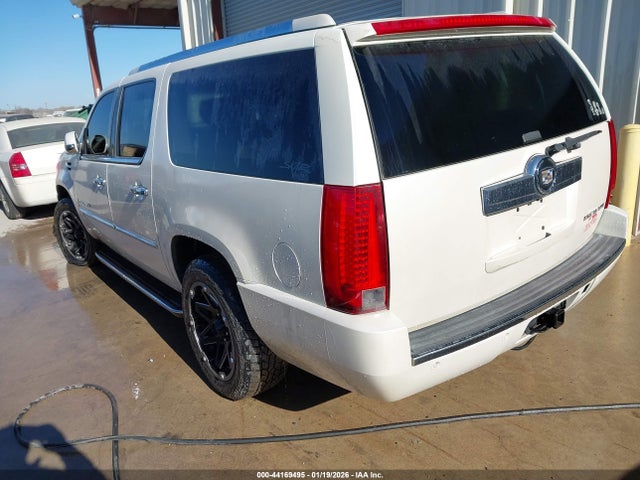 2008 CADILLAC ESCALADE ESV 1GYFK668X8R225838 Photo 2