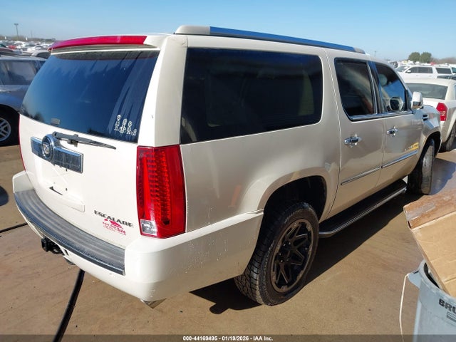2008 CADILLAC ESCALADE ESV 1GYFK668X8R225838 Photo 3