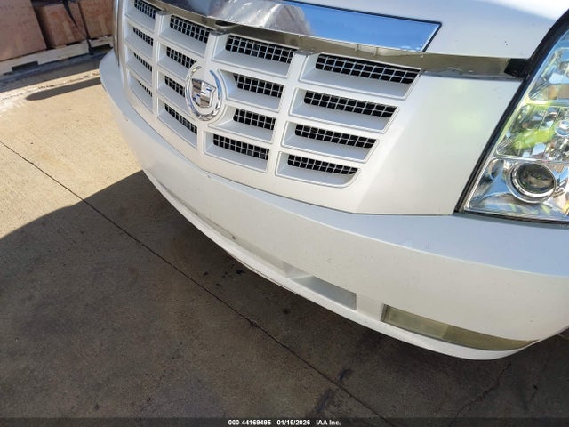 2008 CADILLAC ESCALADE ESV 1GYFK668X8R225838 Photo 5