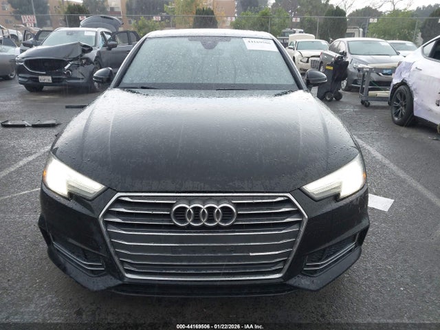 WAUKMAF4XHN053555 Audi A4 2.0t Season Of Audi Ultra Premium