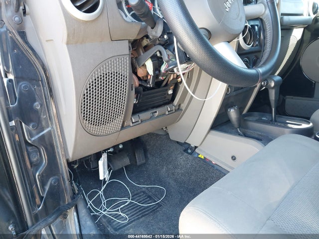 Продаж на аукціоні авто 2008 Jeep Wrangler Unlimited Sahara, vin: 1J4GA59158L504617, номер лоту: 44169542