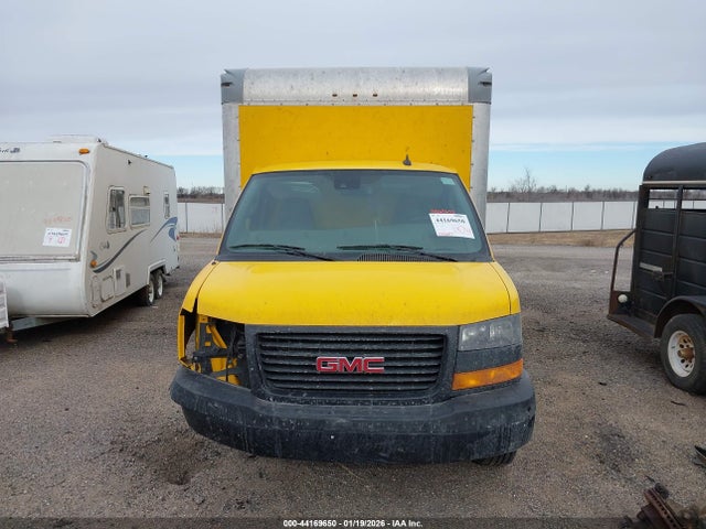 7GZ37TC74MN004910 GMC Savana Cutaway Work Van