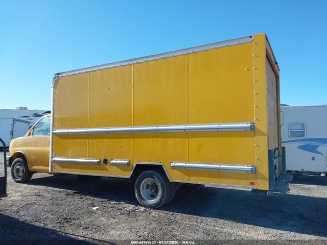 7GZ37TC74MN004910 GMC Savana Cutaway Work Van