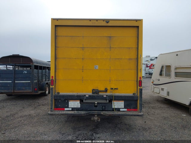 7GZ37TC74MN004910 GMC Savana Cutaway Work Van