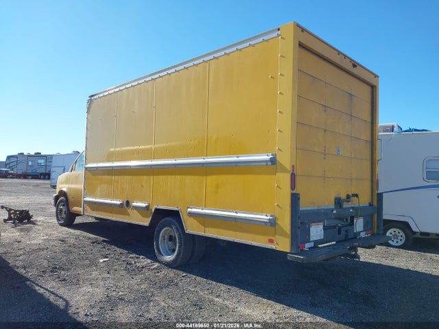 7GZ37TC74MN004910 GMC Savana Cutaway Work Van