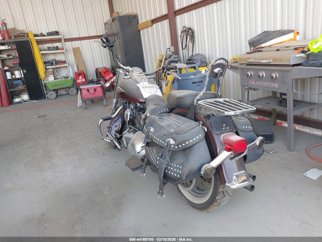 2011 HARLEY-DAVIDSON FLSTC 1HD1BW516BB019435 Photo 2