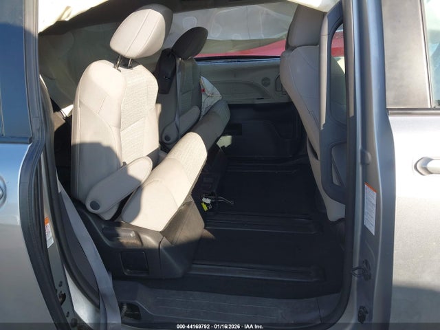 5TDKRKEC3PS154707 Toyota SIENNA LE