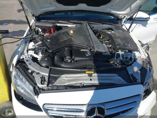 55SWF4KB2GU165069 Mercedes-Benz C 300 Luxury 4matic