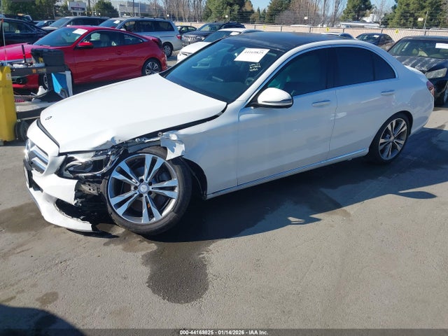 55SWF4KB2GU165069 Mercedes-Benz C 300 Luxury 4matic