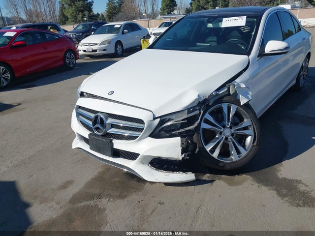 55SWF4KB2GU165069 Mercedes-Benz C 300 Luxury 4matic
