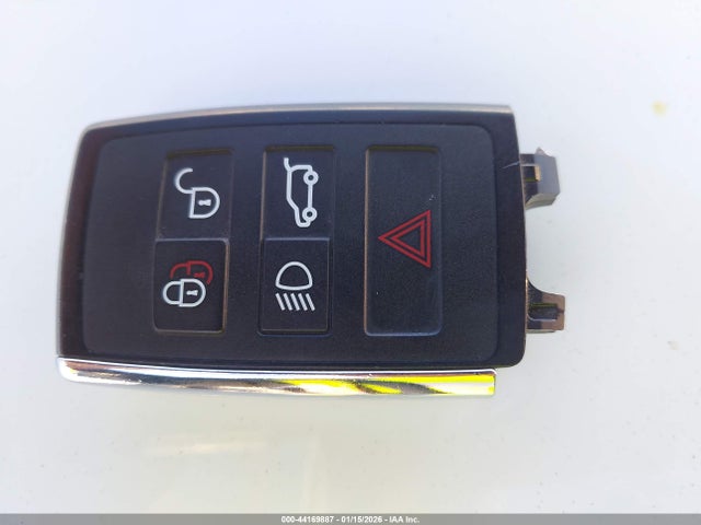 SALEW6EE4R2326924 Land Rover Defender Carpathian Edition