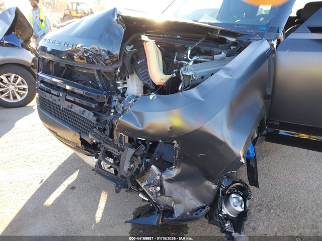 SALEW6EE4R2326924 Land Rover Defender Carpathian Edition