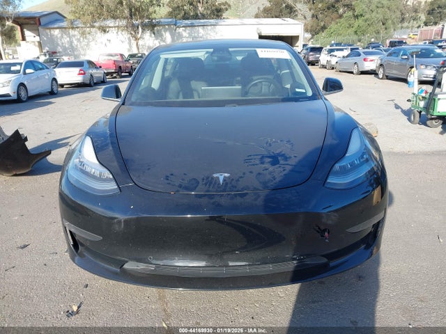 44169930 :رقم المزاد ، 5YJ3E1EB4KF453458 vin ، 2019 Tesla Model 3 Long Range/performance مزاد بيع