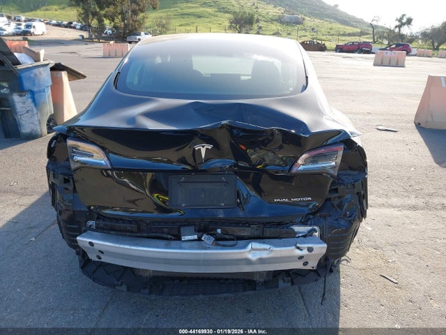 44169930 :رقم المزاد ، 5YJ3E1EB4KF453458 vin ، 2019 Tesla Model 3 Long Range/performance مزاد بيع