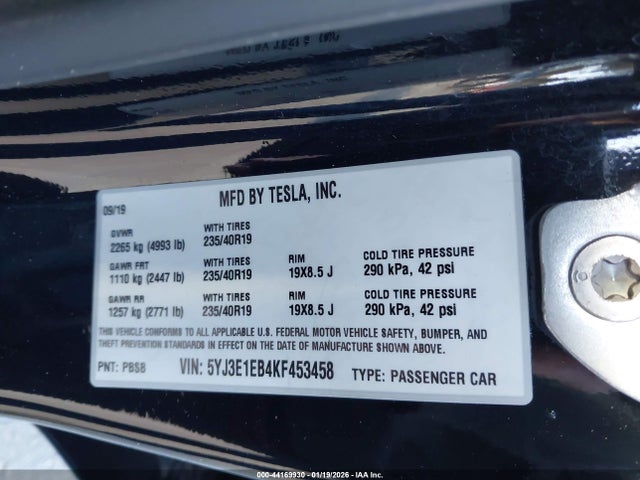 44169930 :رقم المزاد ، 5YJ3E1EB4KF453458 vin ، 2019 Tesla Model 3 Long Range/performance مزاد بيع