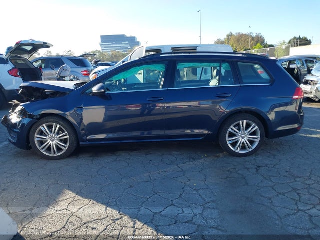 3VWFA7AUXFM520680 Volkswagen Golf Sportwagen Tdi Se 4-door